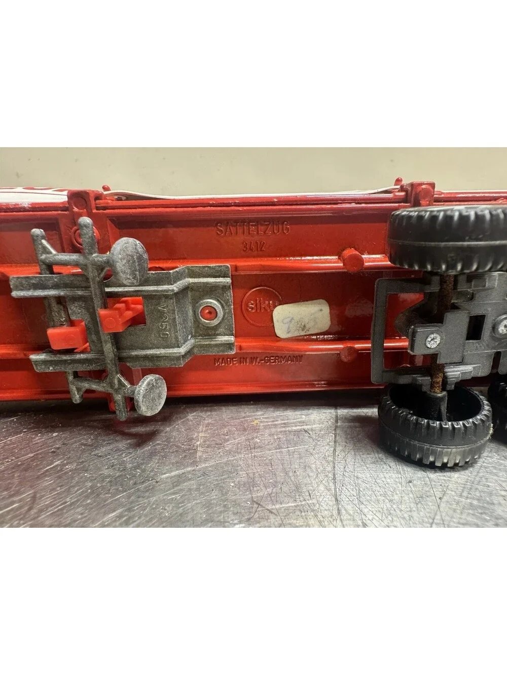 Siku VOLVO F10/F12 Awning Trailer Sattelzug Volvo Dealer Rare 3412 Red Truck